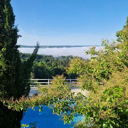 Le Clos Des Etoiles * 勒布奎
